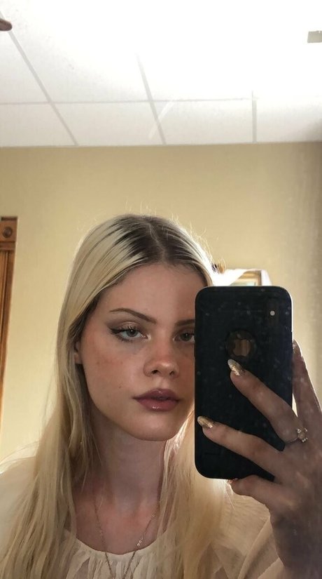 brittvnybitchh sexy actress archive