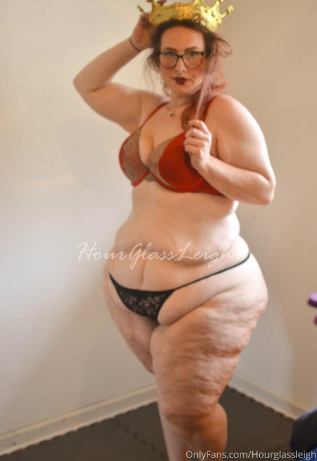 hourglassleigh erotic pornstar galleries