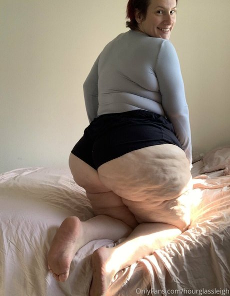 hourglassleigh best model photos