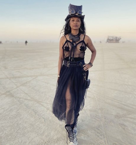 Kelly Hu pornstar nudes pic