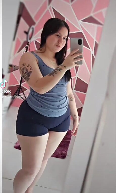 ketlim isaadc beautiful model photo