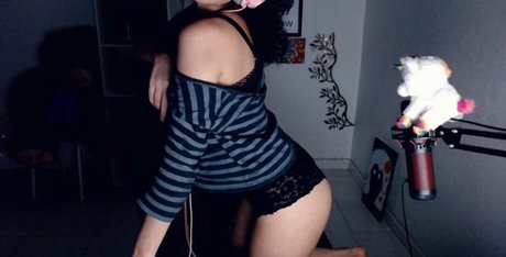 Ysseneg model beautiful pics