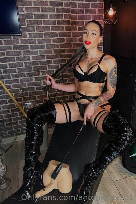 antonellaxx01 pornographic actress image