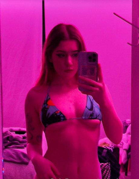 evievixxxen exclusive actress gallery