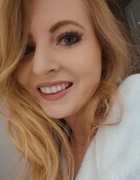 gushinggeegeefree art actress photos