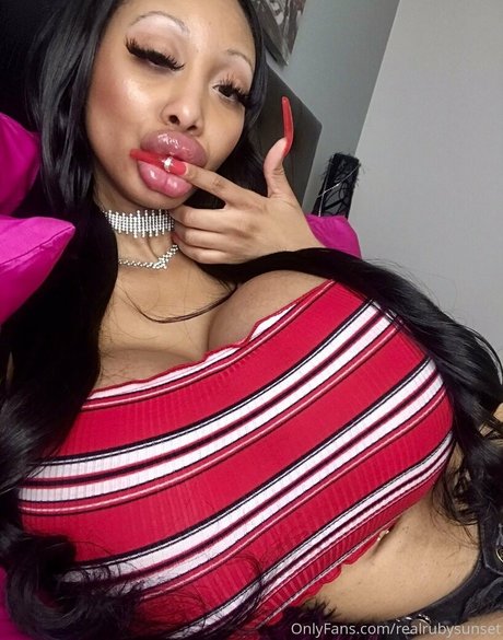 realrubysunset pretty model gallery