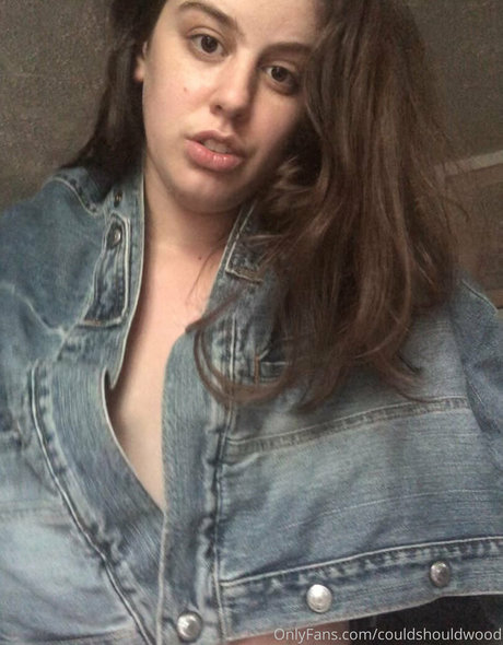 couldshouldwood sexy actress pictures