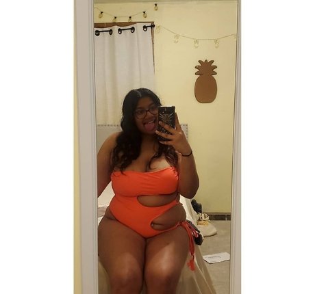 lilpineapple16 nude star img