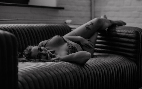 AnneSamanta art star img