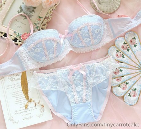 tinycarrotcake model sexy img