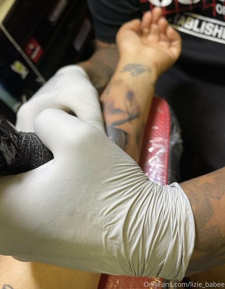 lizie babee model xxx picture