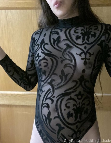 sakiinightshade art model image