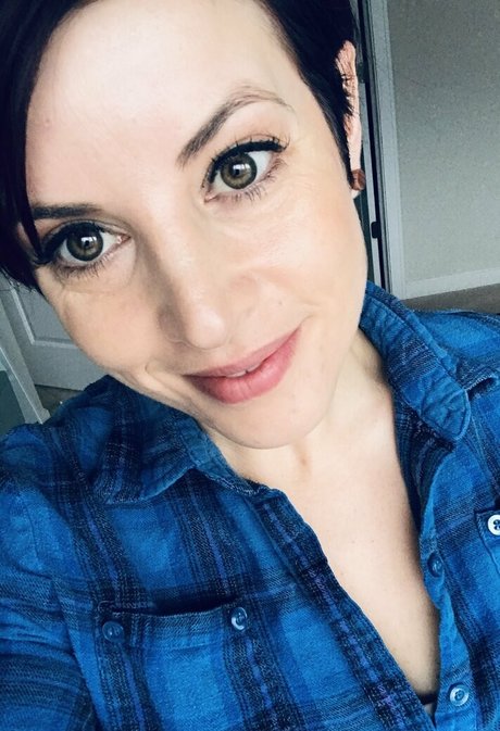 unconstrainedbyu star adult photo