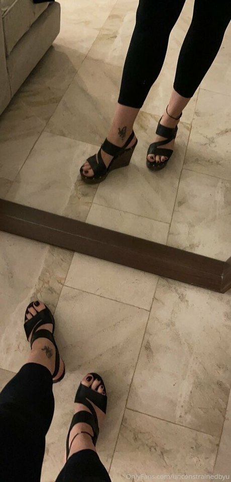 unconstrainedbyu sexy model image