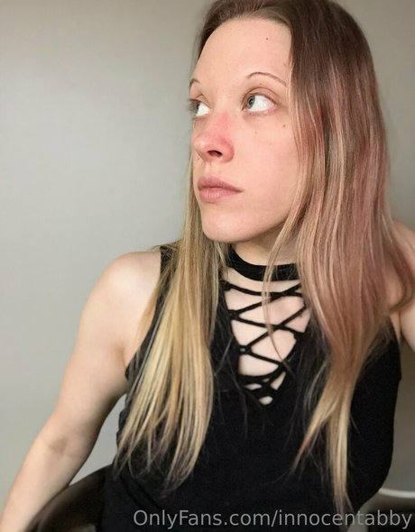 innocentabby nude star image