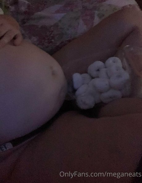 meganeats nude pornstar image