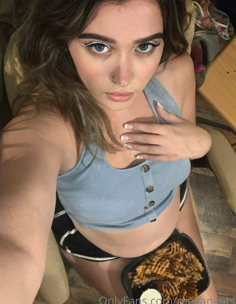 meganeats pornographic actress photos