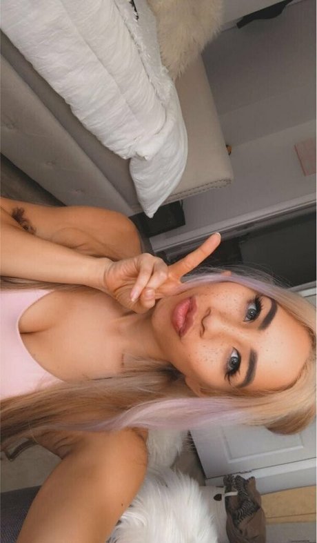 roxannesims pornstar sexy gallery