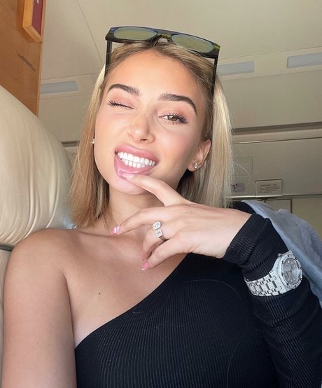 Camaryn Swanson porn star images