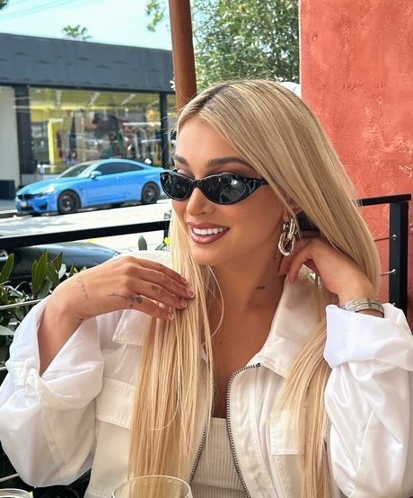 Camaryn Swanson pornstar photos