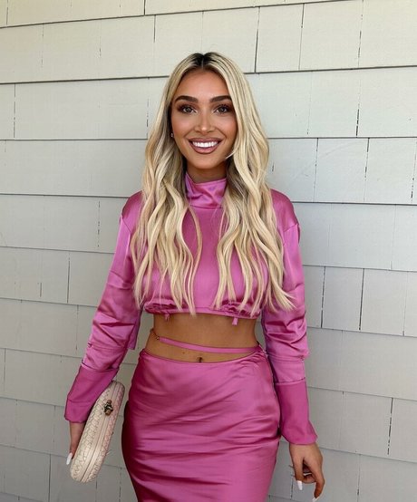 Camaryn Swanson hd model photo