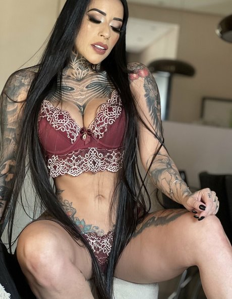 Mikaele Amaral best model pic