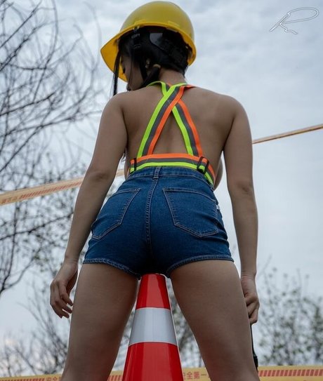 Sharon Wei model nude img