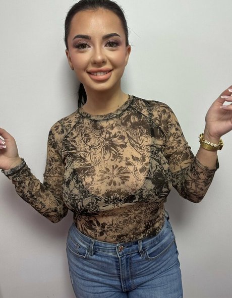 EdithOliviere model pretty photos