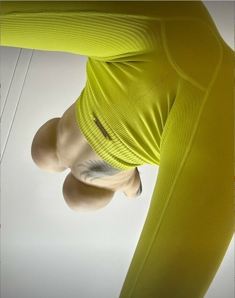 Flexy Amy top model photo