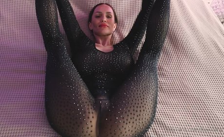 Flexy Amy hd actress pictures