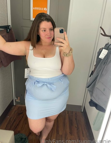 Sunnyhunnie xxx actress gallery