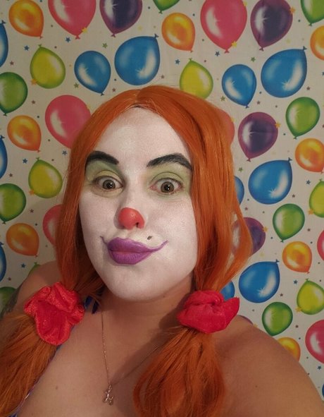 clowndivax sexy model pic