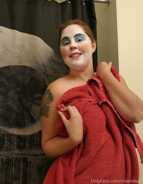clowndivax nude actress images