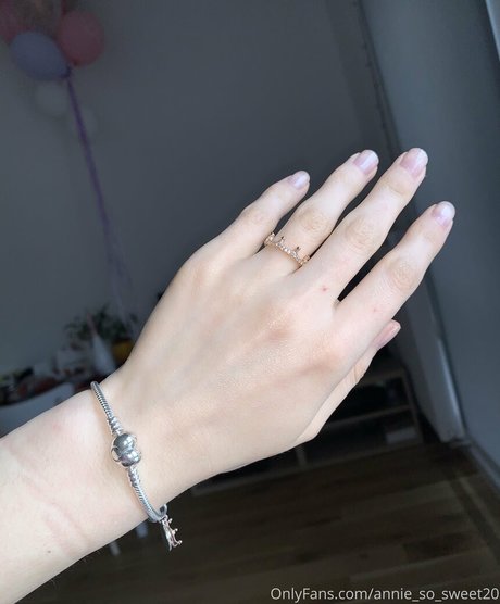 annie so sweet model adult photo