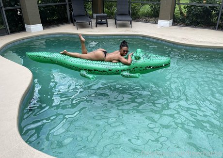 freechantel exclusive pornstar images