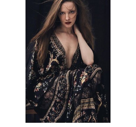 Morfydd Clark star sex pic