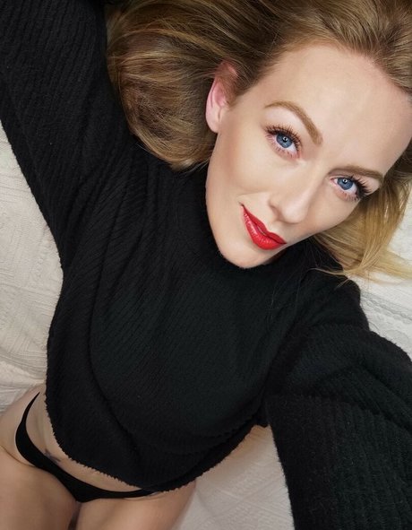 Polly Kendall exclusive star photo