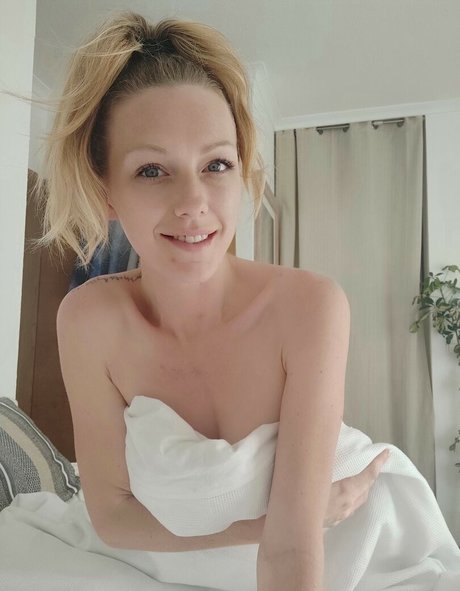 Polly Kendall nude pornstar images