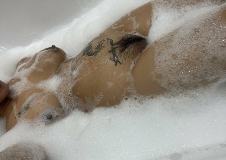 poopea perfect model image