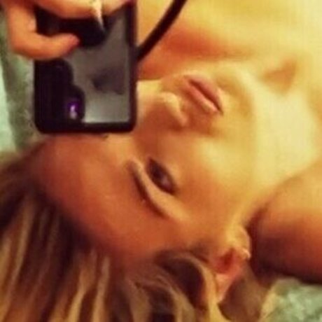 mothfromdaflats sexy model photo