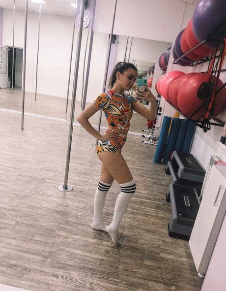 Vikamccline erotic star pic