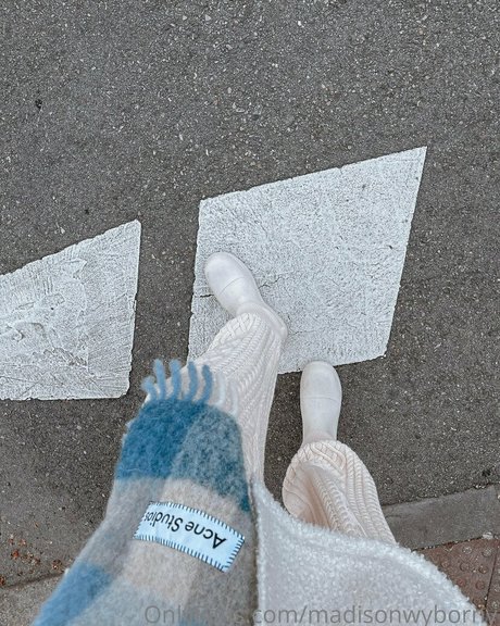 madisonwyborny pornstar naked photo