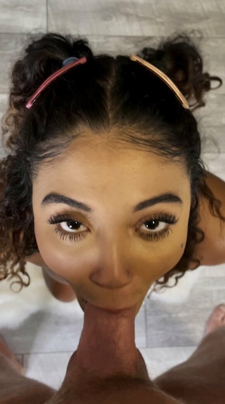 imzayda star naked images