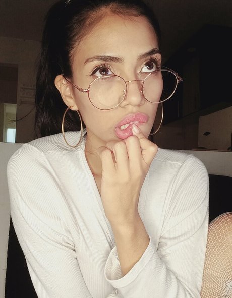 venus 22 exclusive pornstar pics