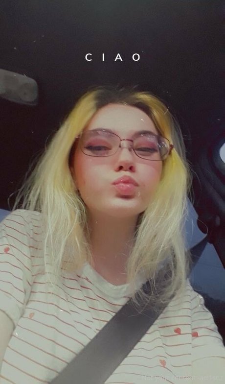 art1stdotz model hd pic