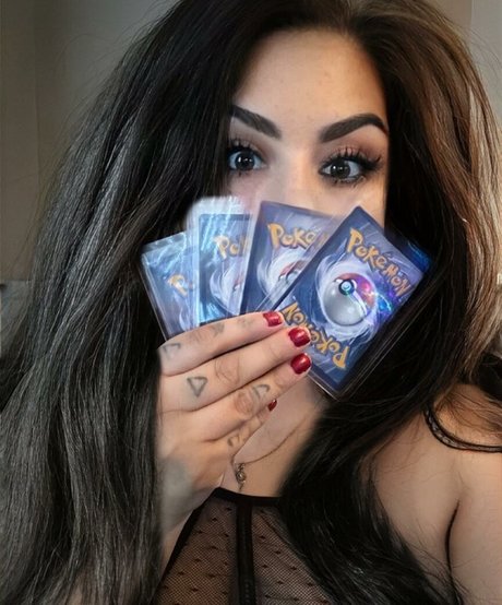 Cl0utstrife star pornographic picture