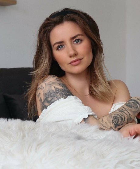 Sarah Eveliina pornstar beautiful image