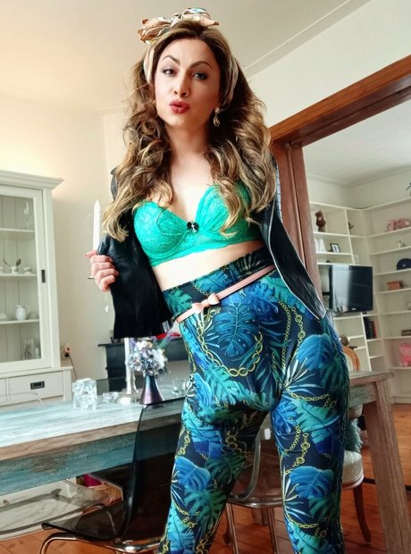 bulgequeen adult star galleries