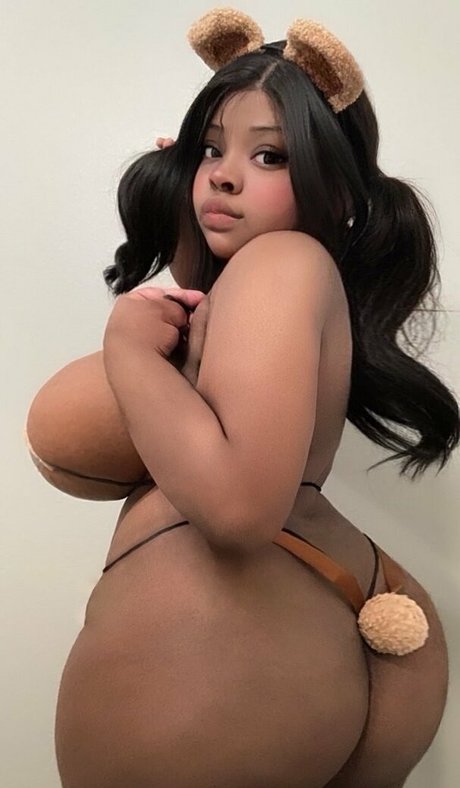 roarwie art model pics