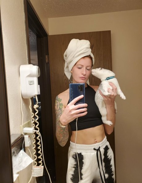 mikaylarainesfans model art galleries